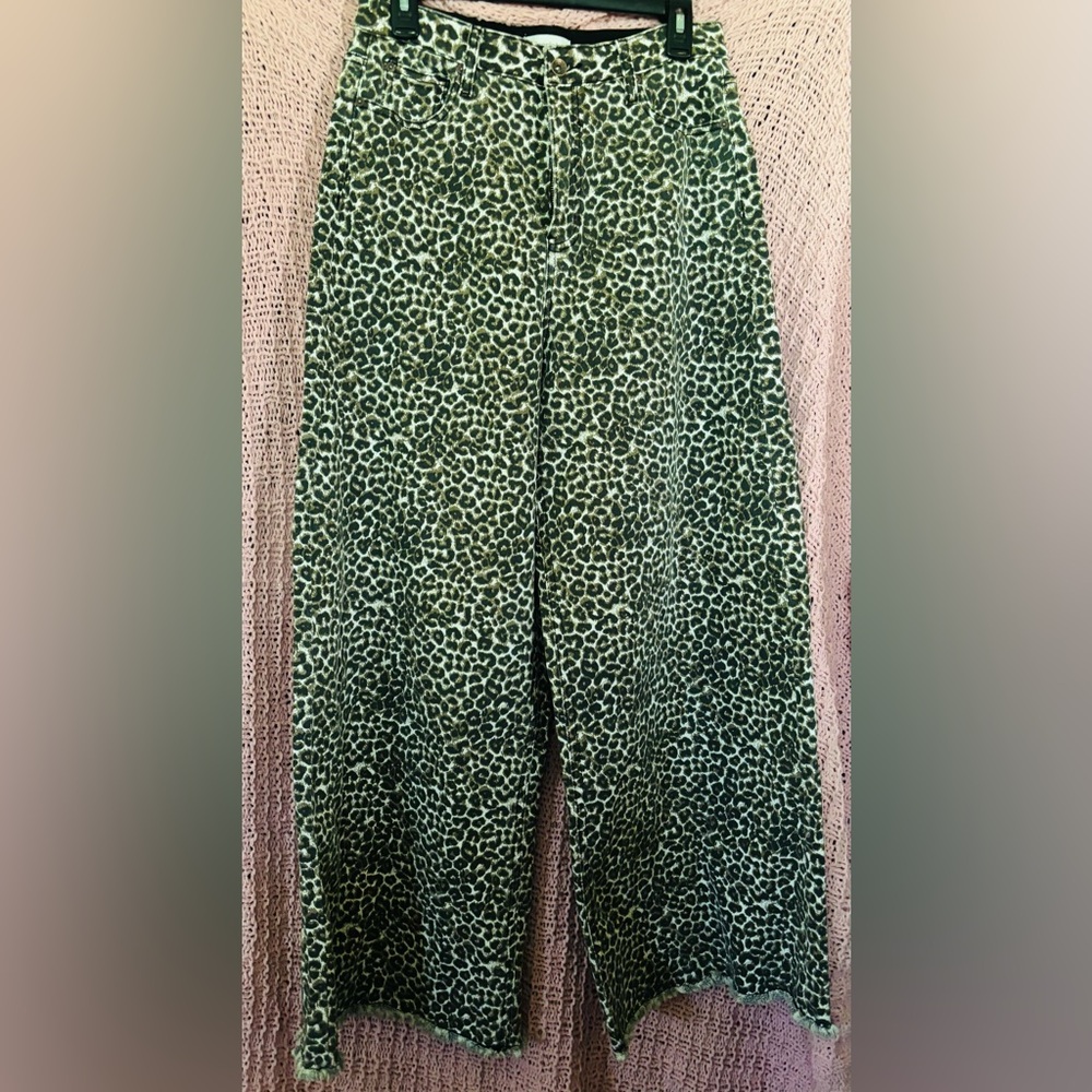 Ladies barrel leopard high waisted jeans